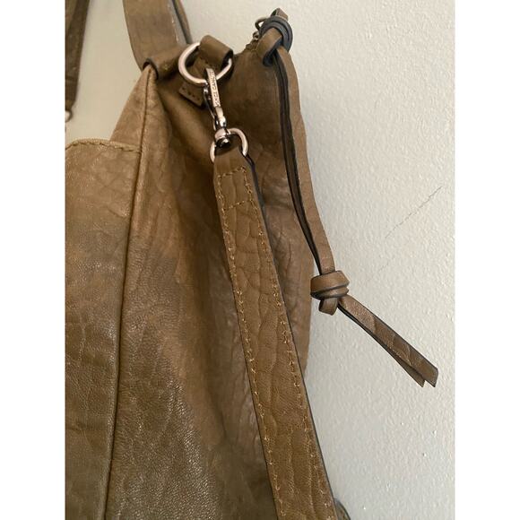 Vincent Camuto Arlow Pebbled Leather Ctossbody Handbag - Picture 3 of 9